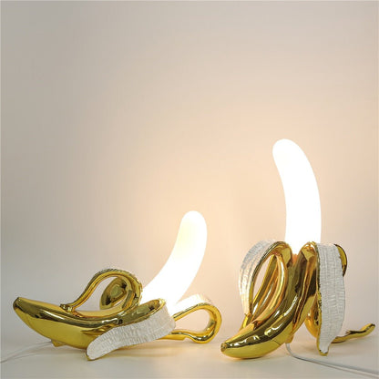 Stijlvolle Zwarte Tafellamp met Koperen Accenten - Warm Licht voor Woonkamer of Slaapkamer, Perfect als Nachtkast Lampje 8