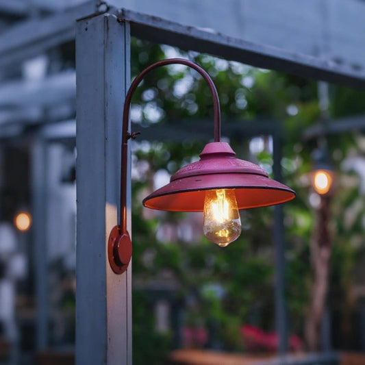 Vintage Solar Wandlamp Buiten met Bewegingssensor - Weerbestendig en Draadloos Muurlamp in Zwart Ijzer en Glas 1