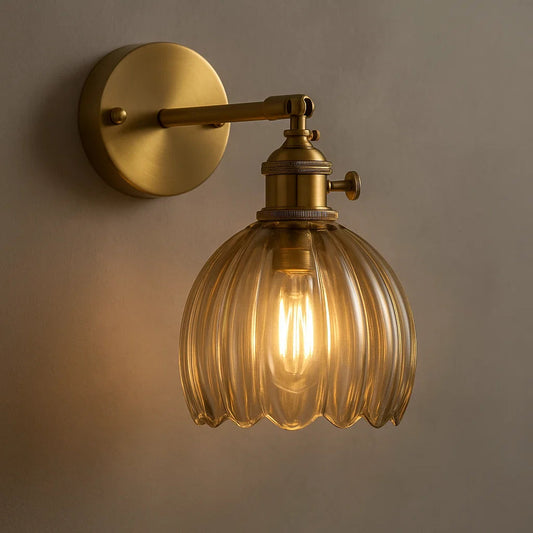 Vintage Wandlamp met Bloemvormige Glazen Kap – Retro Muurlamp voor Sfeervolle Binnenverlichting 1