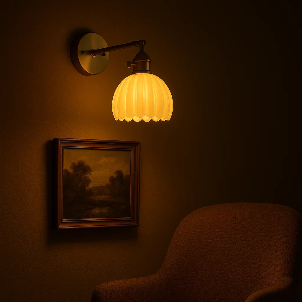Vintage Wandlamp met Bloemvormige Glazen Kap – Retro Muurlamp voor Sfeervolle Binnenverlichting 7