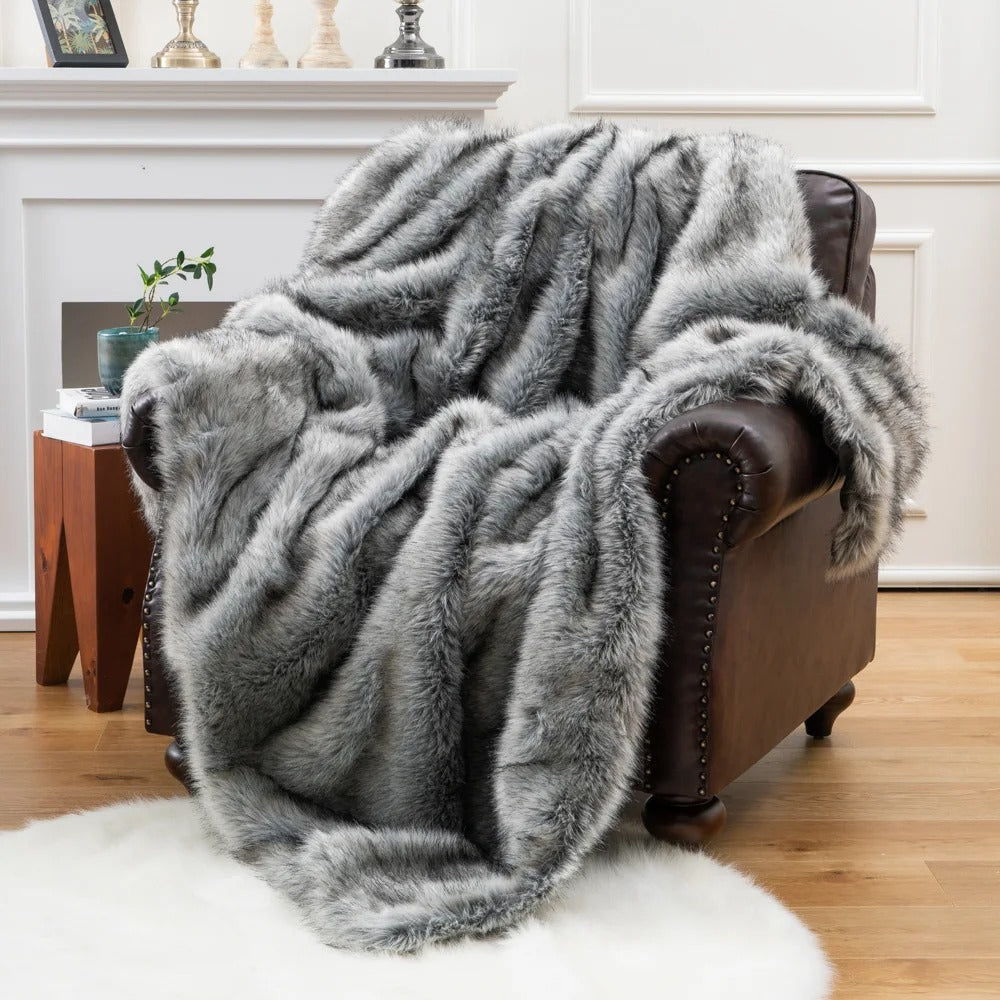 Zachte Imitatiebont Deken - Warmte Deken voor Ultiem Comfort en Stijl, Perfect voor Bed en Bank 4