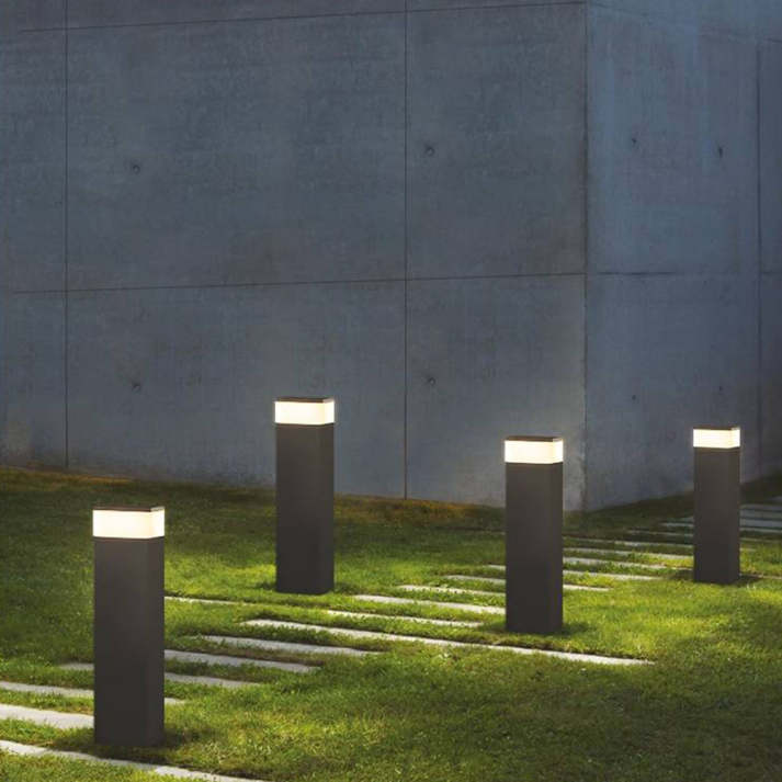 Zonne-energie Buitenlamp van Metaal – Rechthoekige LED Wandlamp Buiten voor Patio's en Tuinen, IP65 Weerbestendig 0