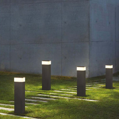 Zonne-energie Buitenlamp van Metaal – Rechthoekige LED Wandlamp Buiten voor Patio's en Tuinen, IP65 Weerbestendig 0