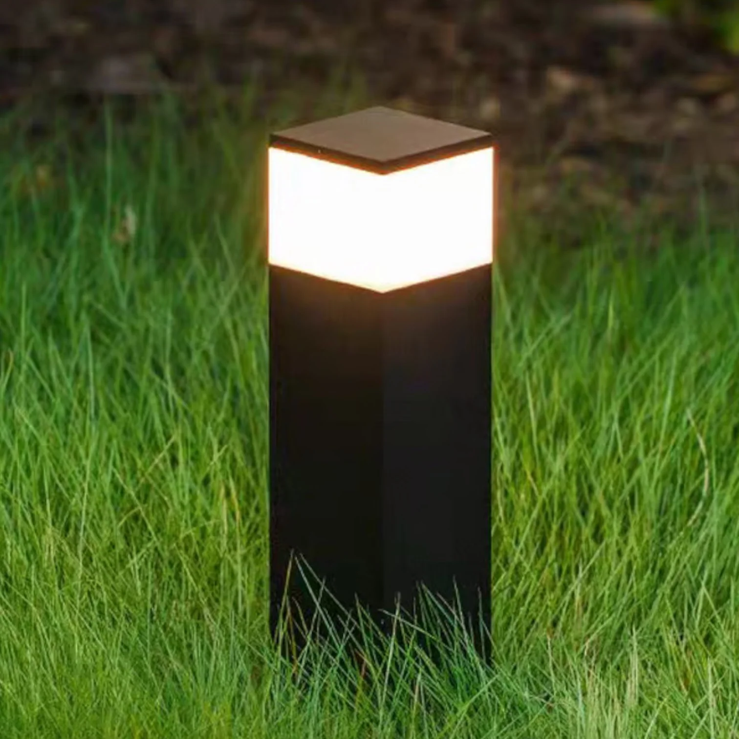 Zonne-energie Buitenlamp van Metaal – Rechthoekige LED Wandlamp Buiten voor Patio's en Tuinen, IP65 Weerbestendig 1
