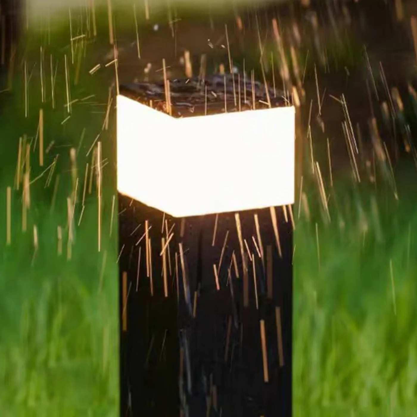 Zonne-energie Buitenlamp van Metaal – Rechthoekige LED Wandlamp Buiten voor Patio's en Tuinen, IP65 Weerbestendig 4
